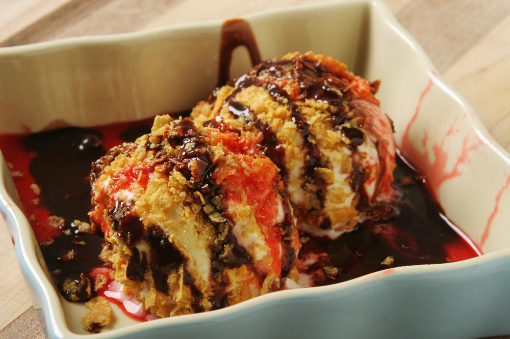 Sladoled od slanine ili krokodilskih jaja: To nije ništa! 10 načudnijih ukusa letnje poslastice! (FOTO) (GIF)