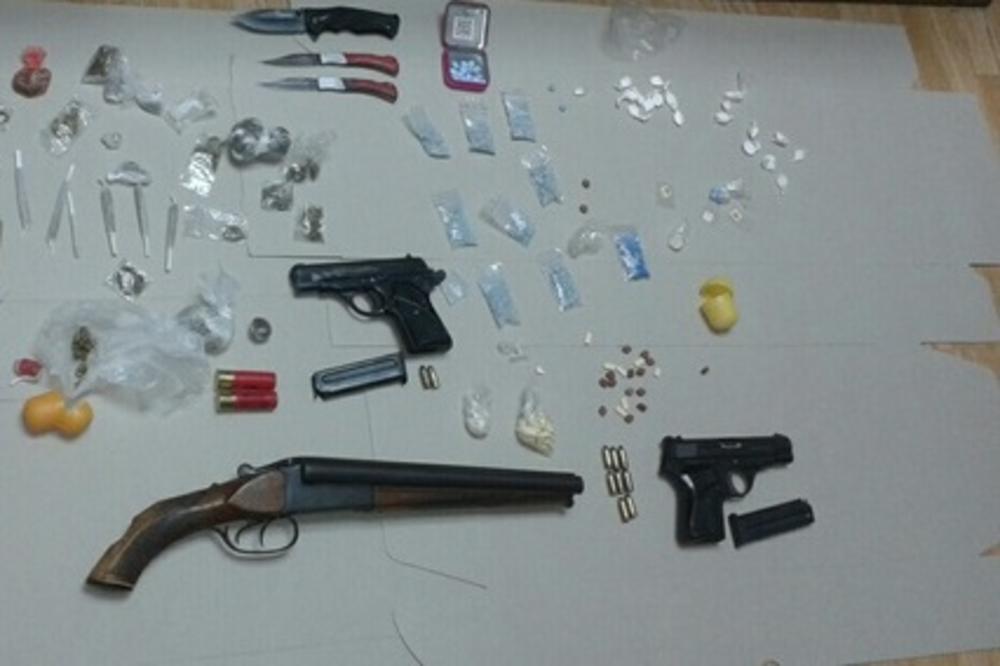 Racija prekinula žurku! 300 eksera, vutra, belo, esidi, spid i prangije zaplenjene na rejvu!