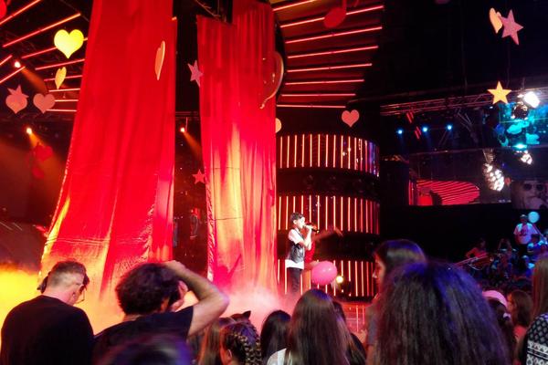 MOTOR UDARIO NA PEŠAČKOM PRELAZU MAJKU POZNATOG SRPSKOG PEVAČA: Hitno prebačena u bolnicu!