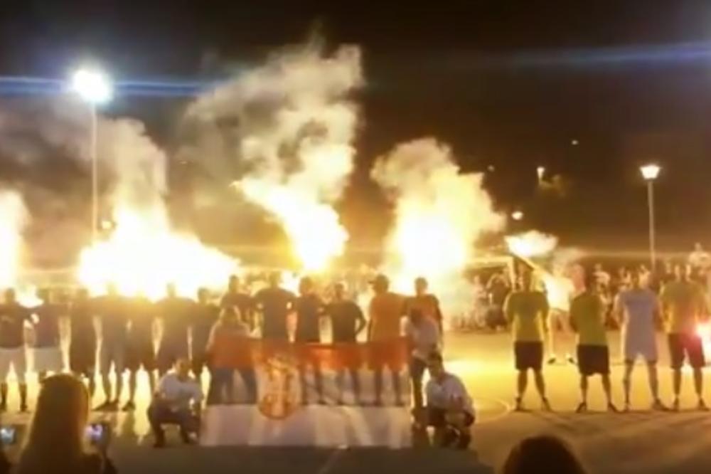 Baklje, topovski udari i grmljavina u Bloku 61! Ova izvedba Bože pravde će vas naježiti! (VIDEO)