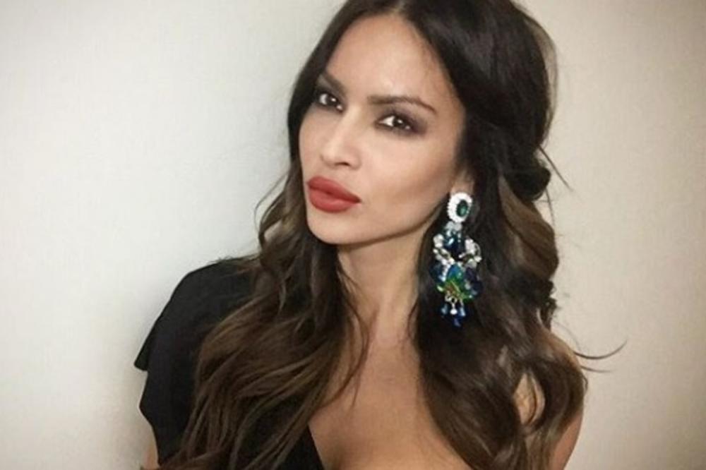 U trenutku dok je Viktor izgovarao sudbonosno DA, njegova bivša uspela je da.. (FOTO)