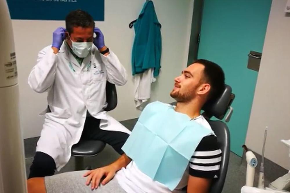 Ajde sada kaži "Aaa": Živkoviću pregledali zube u Benfiki! (FOTO) (VIDEO)