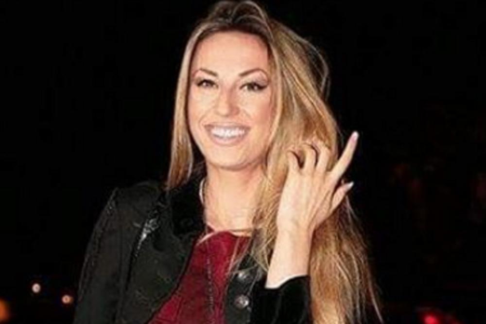 Kao preslikane: Rada Manojlović konačno pokazala kako joj izgleda sestra! (FOTO)