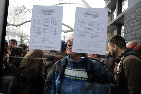 Gori od komunalaca: Biro rada ismejao nezaposlene obaveštenjem! (FOTO)