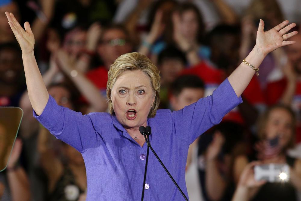 Vikiliks: Imamo dovoljno dokaza da strpamo Hilari u ćorku! (FOTO) (GIF)