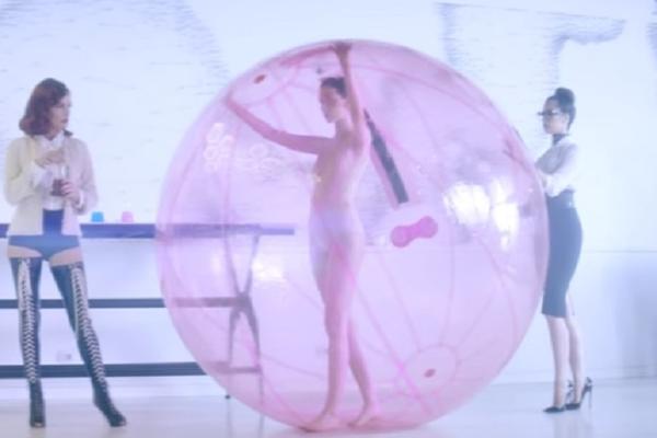 A ti si kao prirodna? Kao da imate 5 godina! Najsurovije prozivke za novi spot od Seve, Sajsi i Seke!