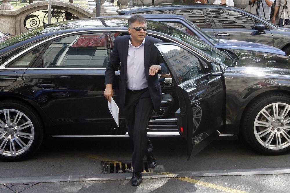 LJUT NA DAČIĆA JER NIJE DOBIO FUNKCIJU? Tončev osniva novu stranku! (FOTO)