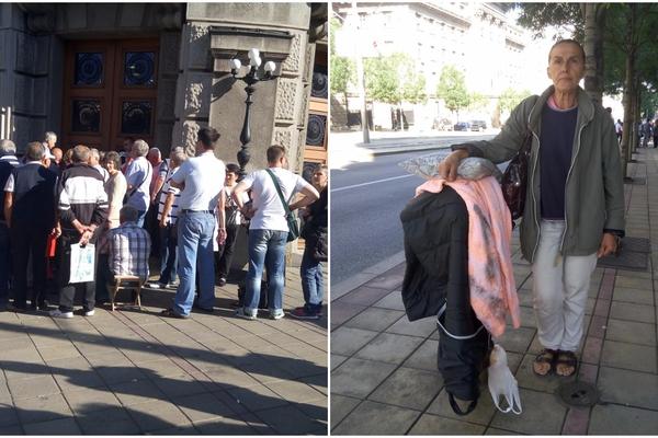 Zapucala iz Bora da razgovara s Vučićem. Prvo joj ukrali cipele dok je kuntala ispred Vlade, a onda je i okupali perači ulice šmrkom! (FOTO)