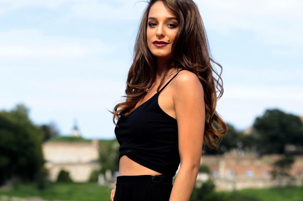 EDITA JE KRILA DEČKA, A SADA NAM JE JASNO I ZBOG ČEGA! Lik je prelep, a usput je i frajerčina (FOTO)