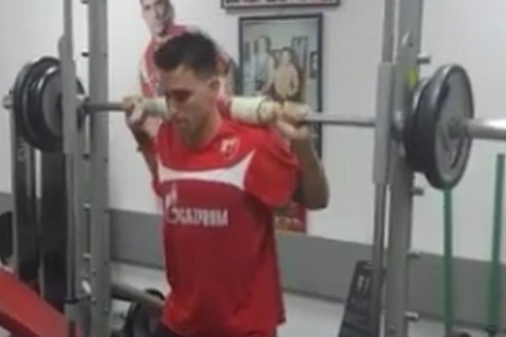 Moučeov prvi trening u teretani mogao bi da mu obezbedi put na Maltu! (VIDEO)