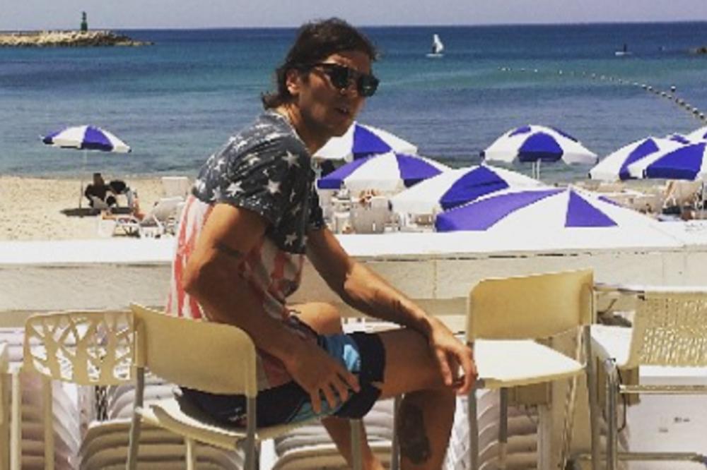 A tek se oženio: Evo sa kim je Vladimir Stojković otišao na more - a nije žena! (FOTO)