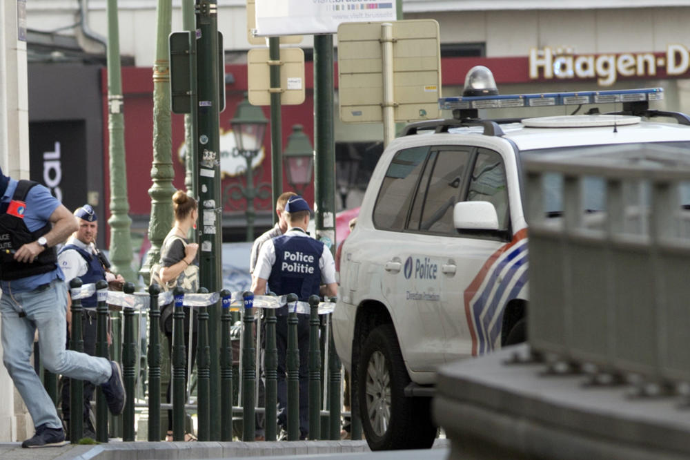 Panika u Parizu: Eksplodirao ranac ispred hotela francuske reprezentacije! (FOTO)