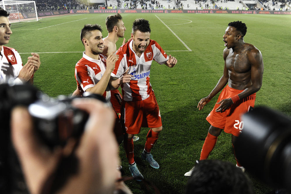 Ma, kakvi stranci! Oni su zbog Zvezde postali Srbi, zato nas ni ne čudi što su ovako slavili naš plasman na Mundijal! (FOTO)