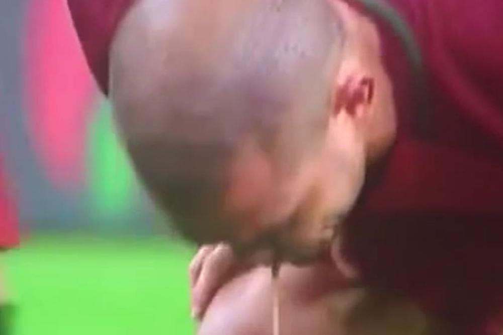 Preko granice iznemoglosti: Pepe se ispovraćao na terenu u tokom finala! (VIDEO)