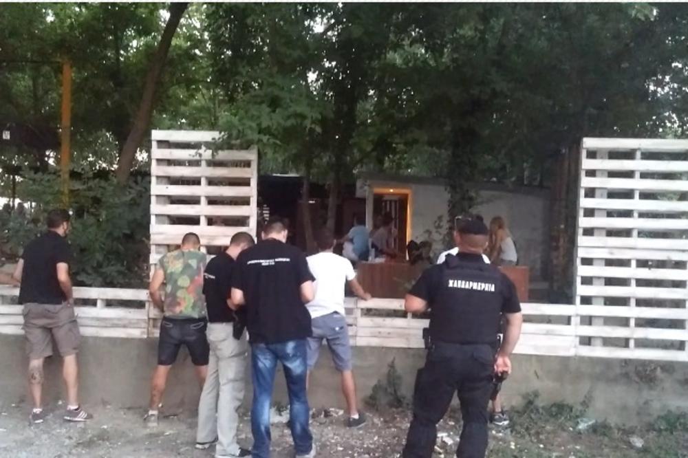 Hapšenje dilera na Exitu: Udario inspektora, pa savladan, građani aplaudirali! (VIDEO)