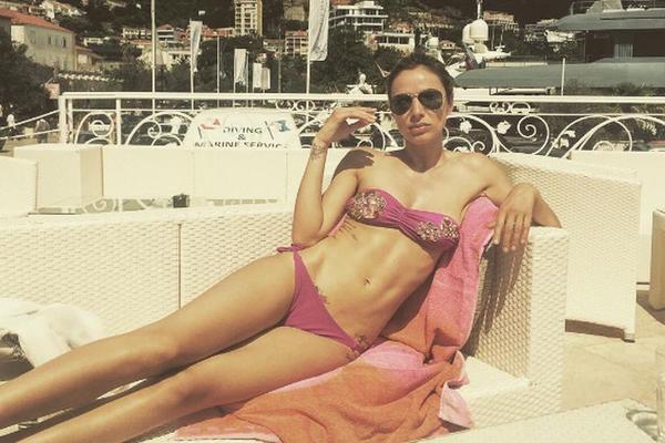 Muškarci zanemeli: Marina Tadić se sunčala gola! (FOTO)