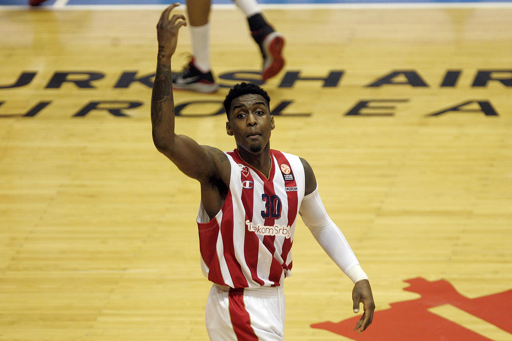 Basket sa Kajrijem Irvingom došao mu je kolena! Šta se to dešava sa Kvinsijem Milerom? (VIDEO)