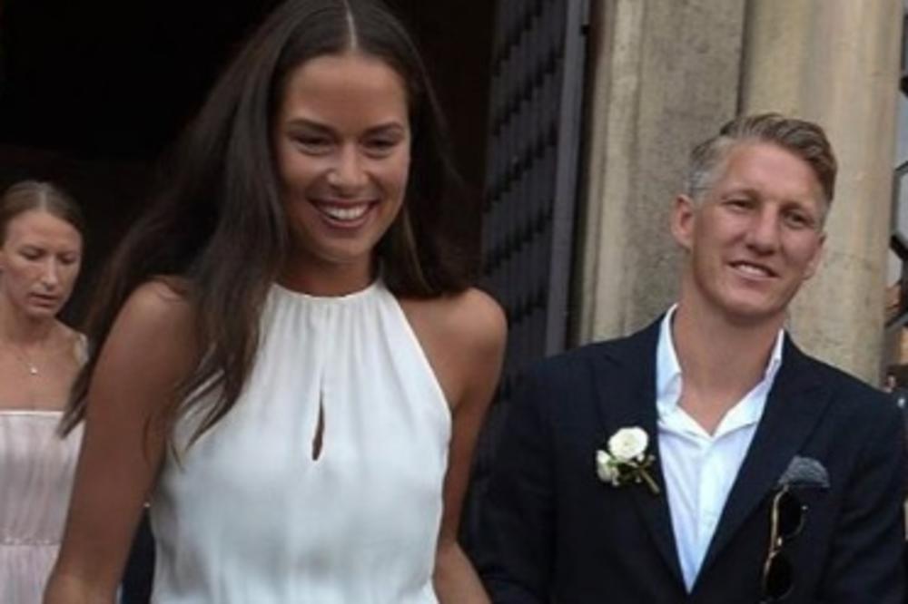 Prelepa, rasna plavuša: Švajni je ovakvu ribetinu ostavio zbog naše Ane! (FOTO)