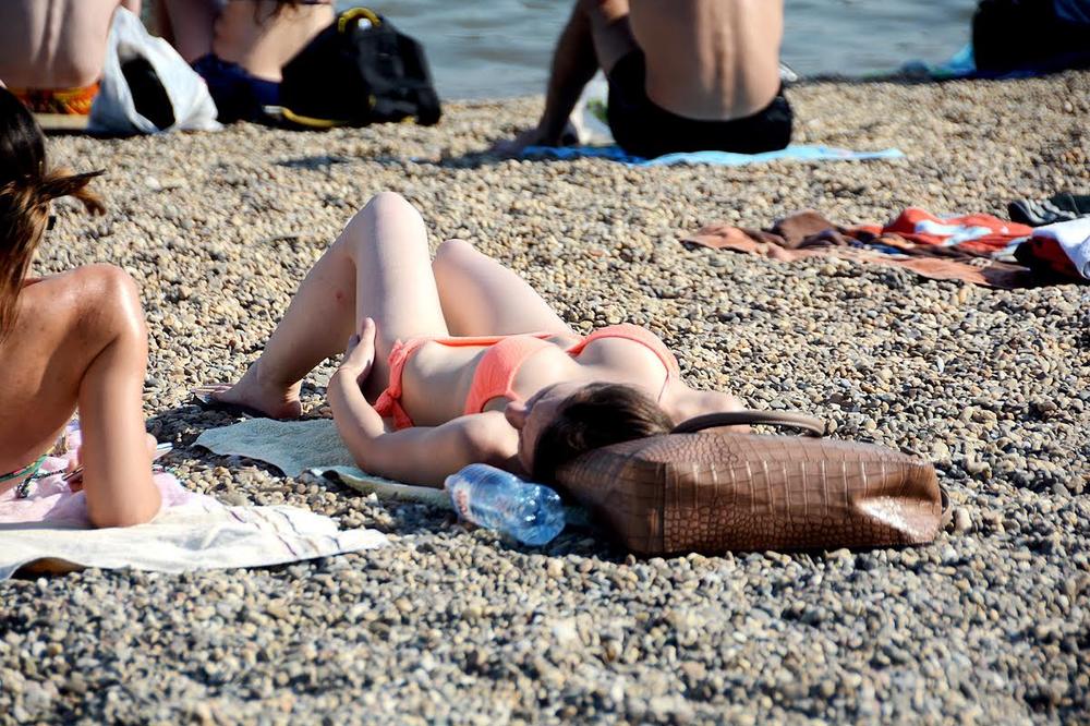 DUŠICA OTIŠLA NA NUDISTIČKU PLAŽU NA ADI CIGANLIJI I ZA 10 MINUTA DOŽIVELA NEVIĐENU SRAMOTU: Čula je poznati glas