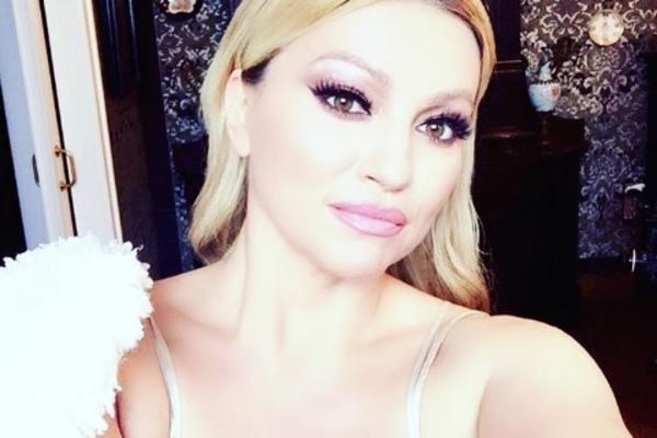 VALJDA JE UVEK BOLJEG KOD NEKOG DRUGOG: Pevačica priznala da je Beograd pravo mesto za... (FOTO)