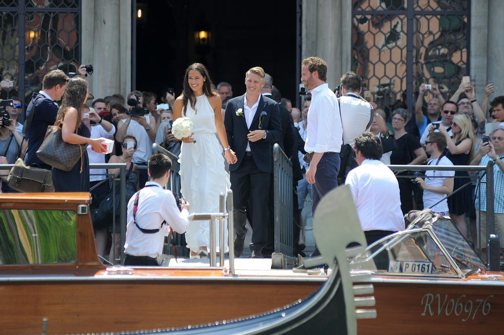 Anina omiljena pesma: Švajni se uhvatio za glavu kad je čuo šta će morati da otpeva uz Saleta iz Tropika!