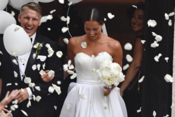 Ovako je sve počelo: Sećate li se kako su se Ana i Švajni smuvali? (VIDEO)