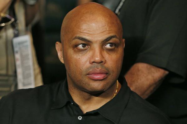 BARKLI: Harden je uzeo novac, poslao sve u pakao i odbio da igra, Simons radi isto! Takvi će nas dovesti do lokauta