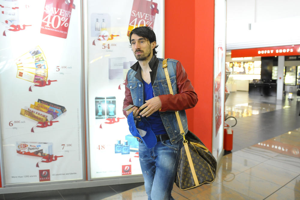 Saobraćajka bivšeg Zvezdinog fudbalera! Za dlaku izbegnuta tragedija!