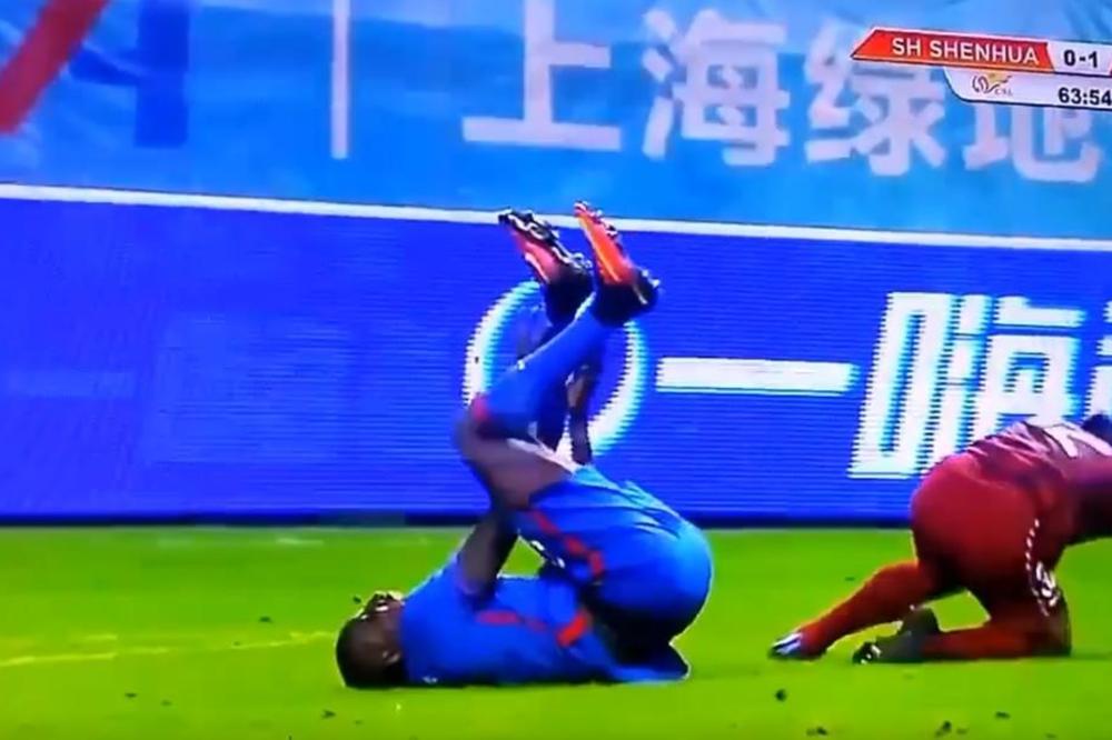 Demba Ba je juče slomio potkolenicu na dva dela, a danas je izašao snimak zastrašujućeg rentgena! (FOTO)