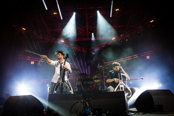 Spektakl u Areni: Virtuozi na violončelima odsviraće pred srpskom publikom svoj čuveni hit (FOTO)