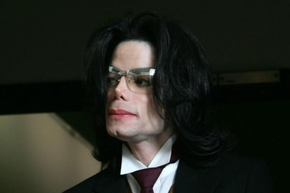 ŠOKANTNO! PORODICA LEGENDARNOG KRALJA POPA PRETI DA ĆE TUŽITI NOVINARA: Taj intervju mu je uništio karijeru!