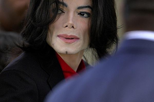 BIO JE ZAVISNIK I OSEĆAM KRIVICU: Bivša žena Majkla Džeksona OBLEODANILA ISTINU O SMRTI!