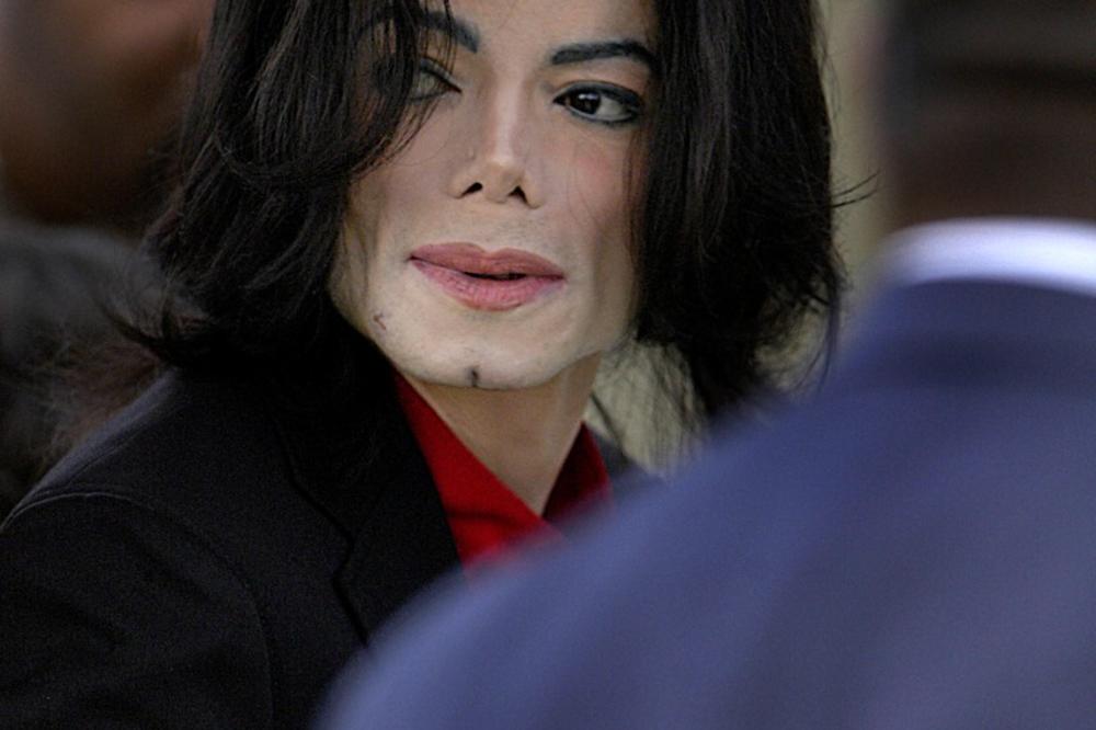 BIO JE ZAVISNIK I OSEĆAM KRIVICU: Bivša žena Majkla Džeksona OBLEODANILA ISTINU O SMRTI!