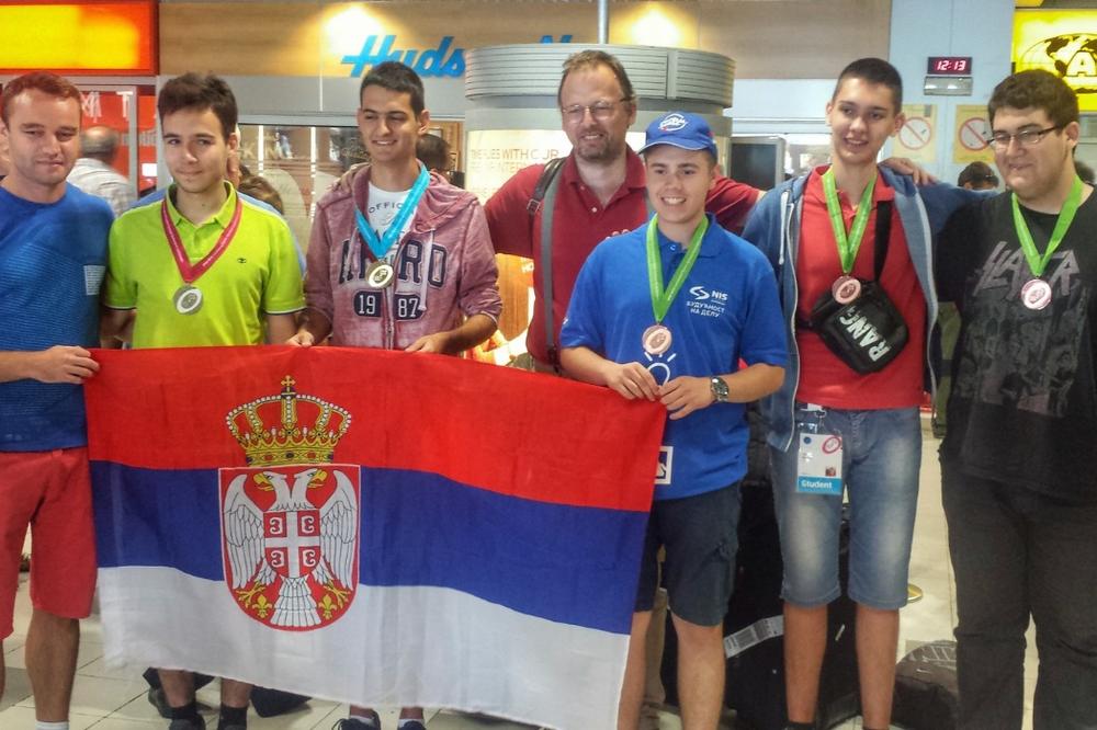 Oni su ponos Srbije: Petoro gimnazijalaca osvetlalo obraz Srbiji!