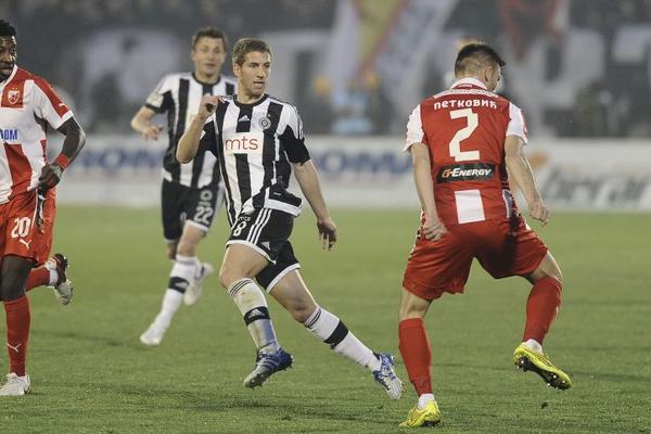 Zbog ovoga će se Delije i Grobari prepucavati preko mobilnih telefona! (FOTO)