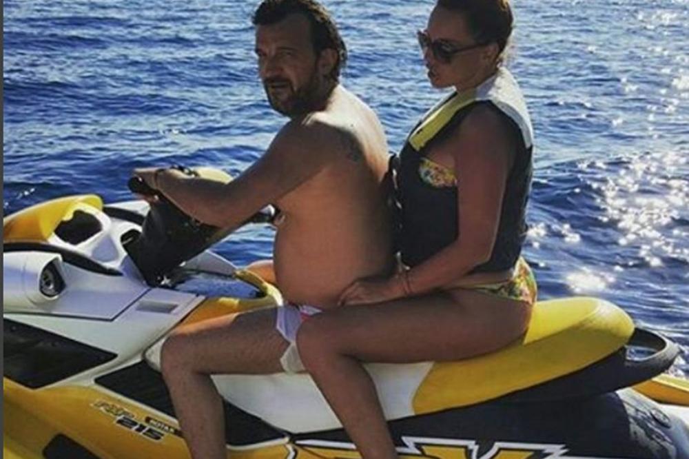 Vila, đakuzi, batler, bazen... Izbezumićete se kad vidite koliko je Lukas iskeširao letovanje i to u CG!