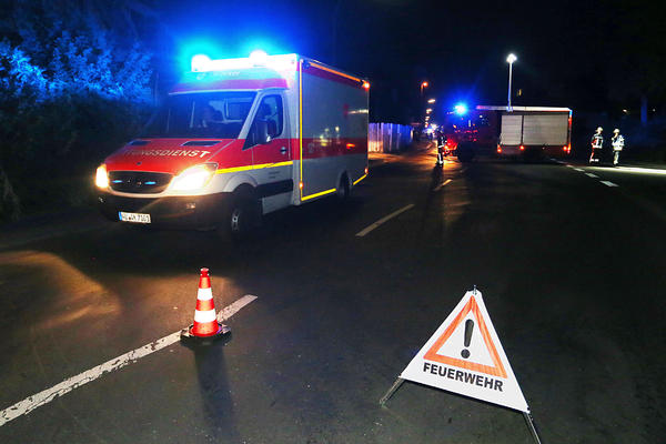 BROJE SE MRTVI U NEMAČKOJ! Voz izleteo iz šina, stravične slike sa lica mesta