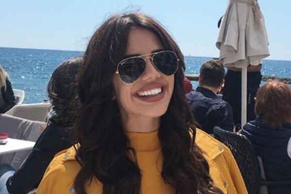 Maša posle saobraćajke ovo nikako nije smela da radi! Majka i otac će joj pobesneti kad vide! (VIDEO)