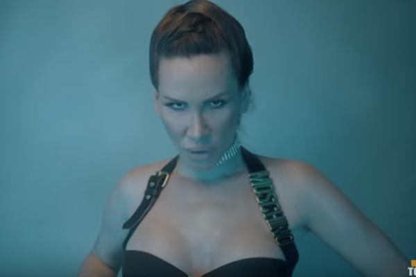 Pevačica bez gaćica odmah nakon porođaja! Da li će Nikoliji Relja ovo oprostiti? (FOTO)