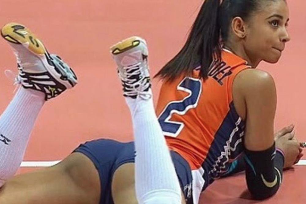 Odbojkašica i njena poza(dina) izazvali zemljotres na internetu! (FOTO) (VIDEO)