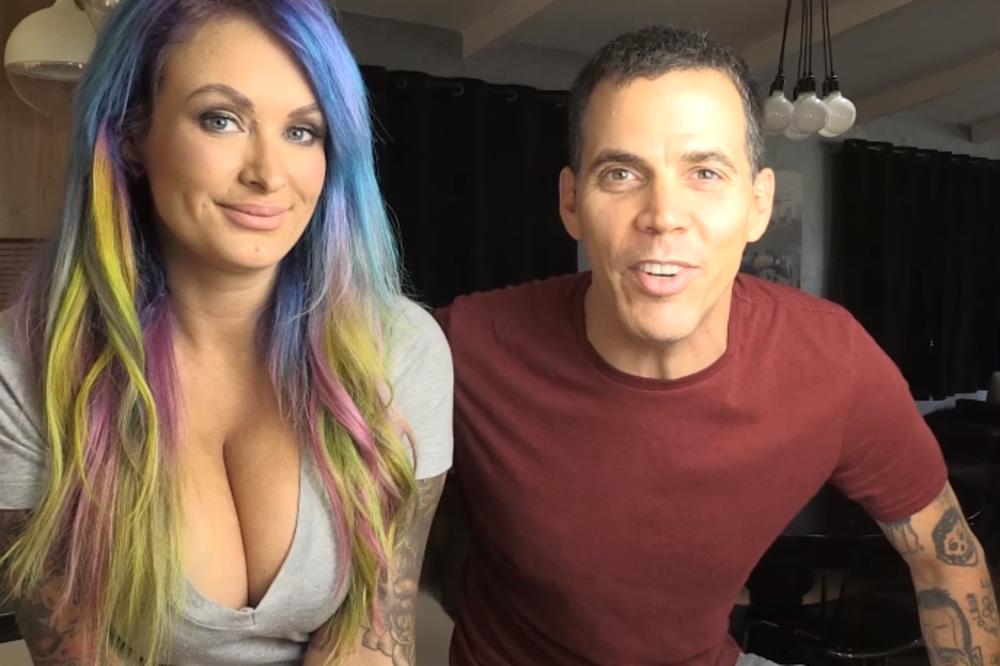 Ona ima velike grudi, a on ubacuje! Gde ste poleteli, nije to što mislite! Još je bolje! (VIDEO)