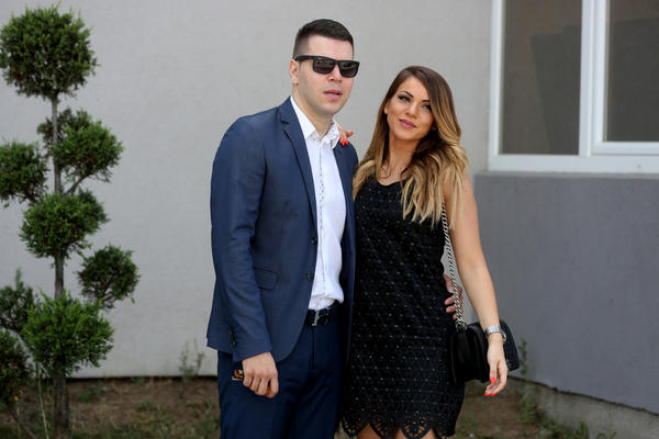 ONA JE NAJFATALNIJA MAMA NA ESTRADI! PEVAČICA PROGOVORILA O ODGAJANJU BLIZANACA: Evo kako se snalazi u MAJČINSTVU