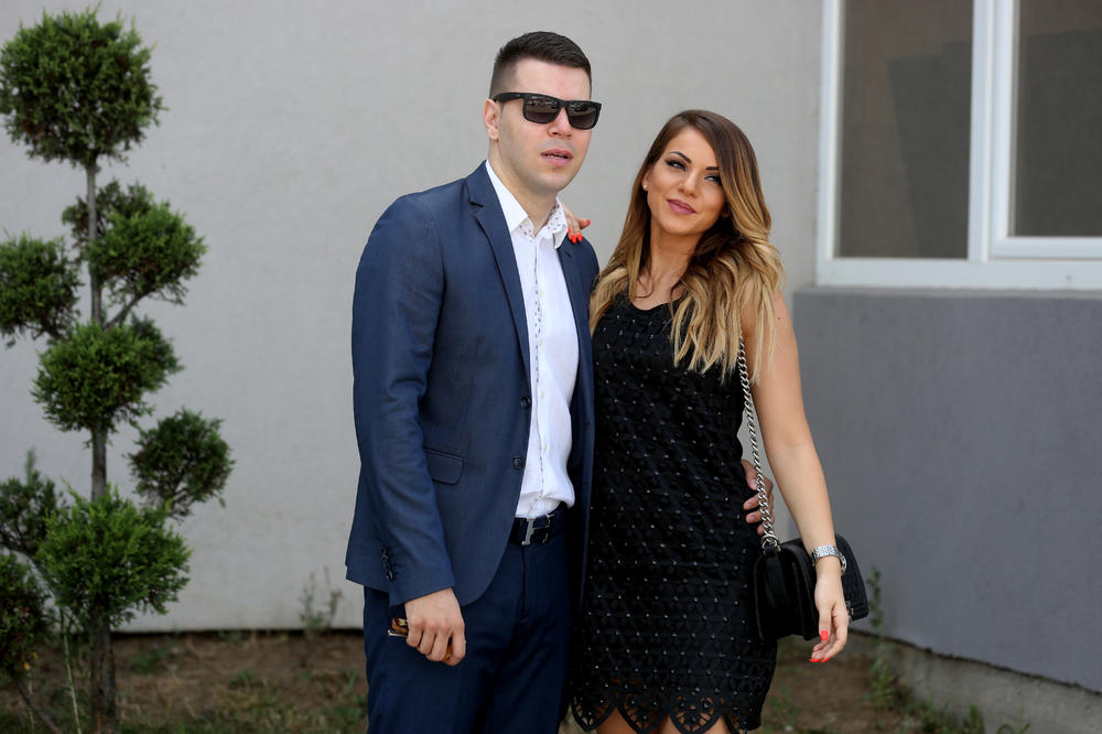 ONA JE NAJFATALNIJA MAMA NA ESTRADI! PEVAČICA PROGOVORILA O ODGAJANJU BLIZANACA: Evo kako se snalazi u MAJČINSTVU