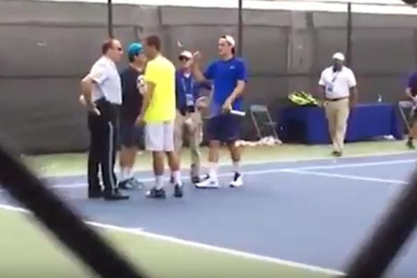 Troicki uleteo u svađu sa policajcem na treningu, pa oteran sa terena! (VIDEO)