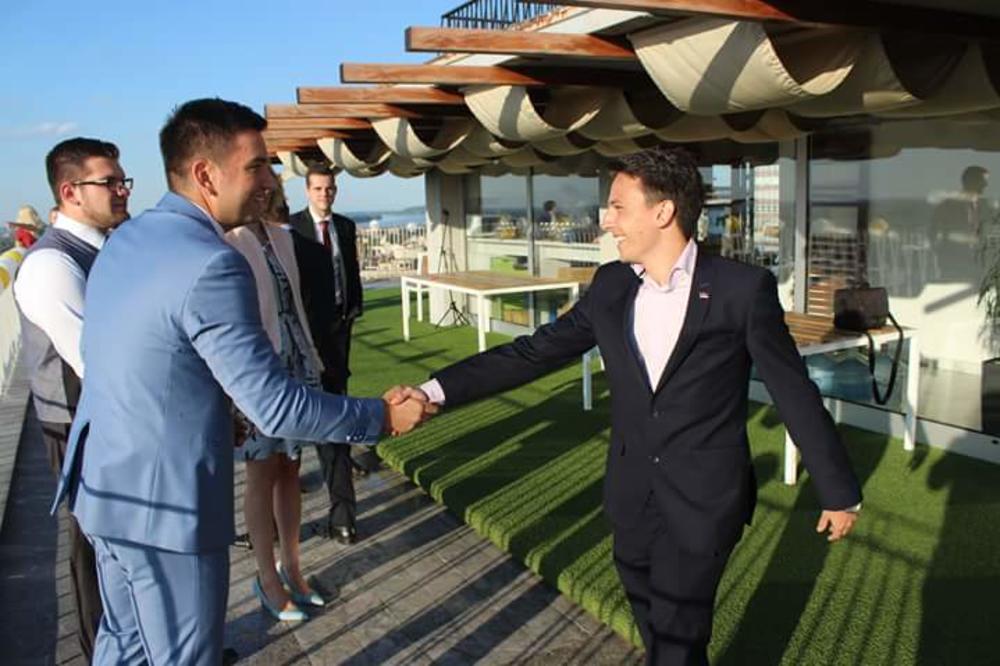 Region ponovo bruji o mladom Srbinu: Razbićemo sve predrasude na Balkanu! (FOTO)