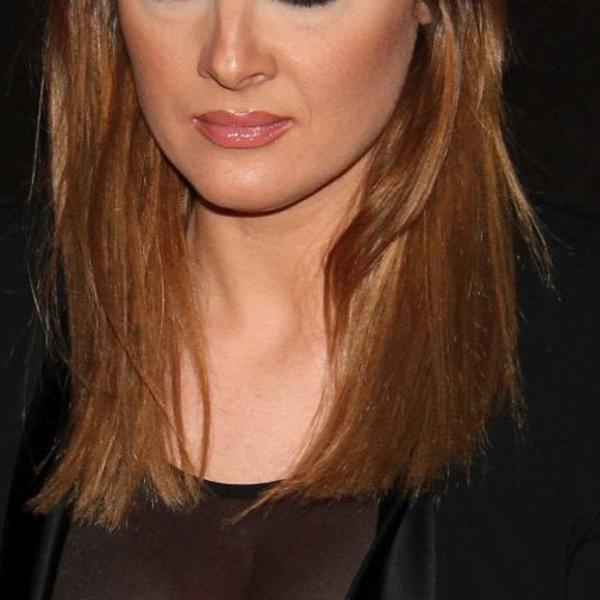 NAŠA PEVAČICA SE NEDELJAMA BORILA SA KORONOM, OPET JOJ NIJE DOBRO! Samo što je ozdravila NOVA BOLEST!