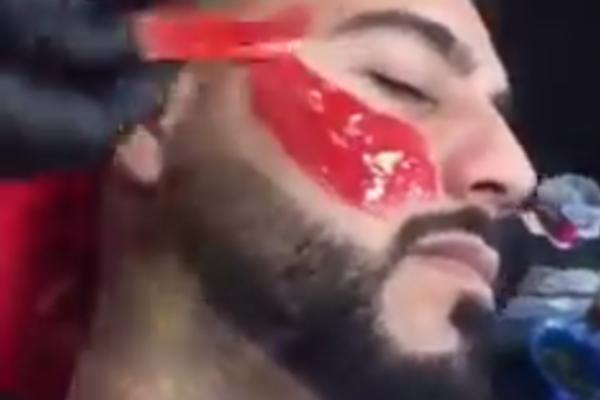 Ozbiljni majstori: Pogledajte kako rade profi brice u Iraku (VIDEO)