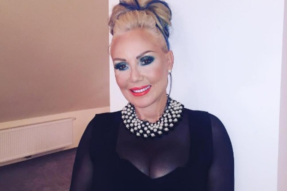 Još gore od polivanja ledenom vodom! Brena odradila novi čelendž i prozvala JK, ali svi čekamo Čedu! (VIDEO)