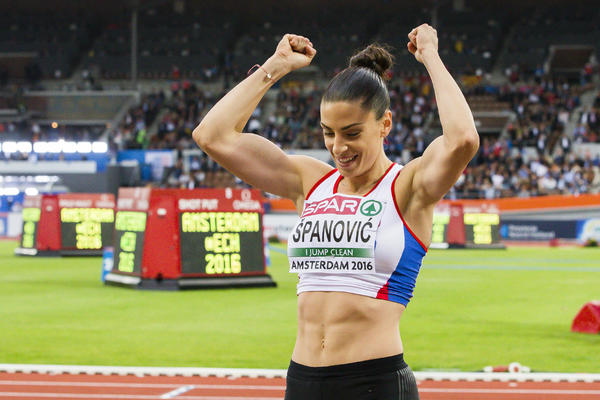 Do sada je bila brza, a sada je i vrela: Formula 1 je u 8. brzini zahvaljujući Ivani Španović! (FOTO)