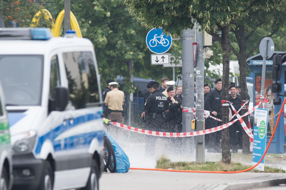 BALKANSKI OBRAČUN U NEMAČKOJ: MAČETOM UBIO STARIJEG BRATA, komšinica otkrila policiji šta je čula iz stana!